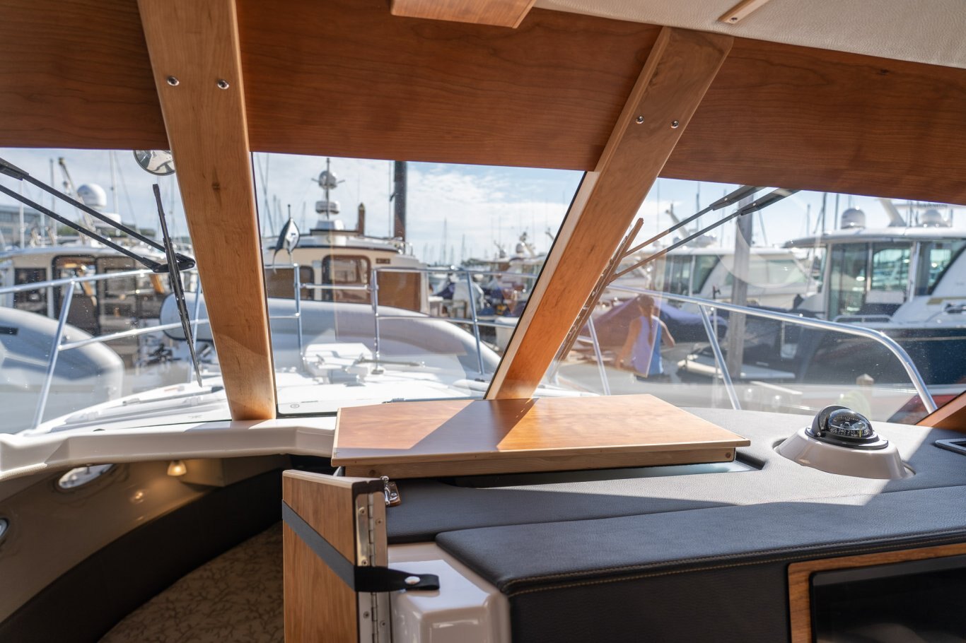 Cutwater C 32 COMMAND BRIDGE