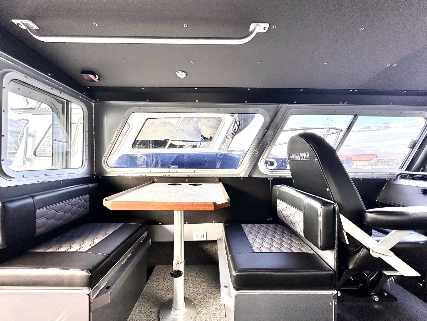 2025 North River 2700S