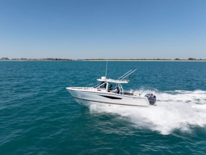 2025 Solara S 310 Center Walkaround