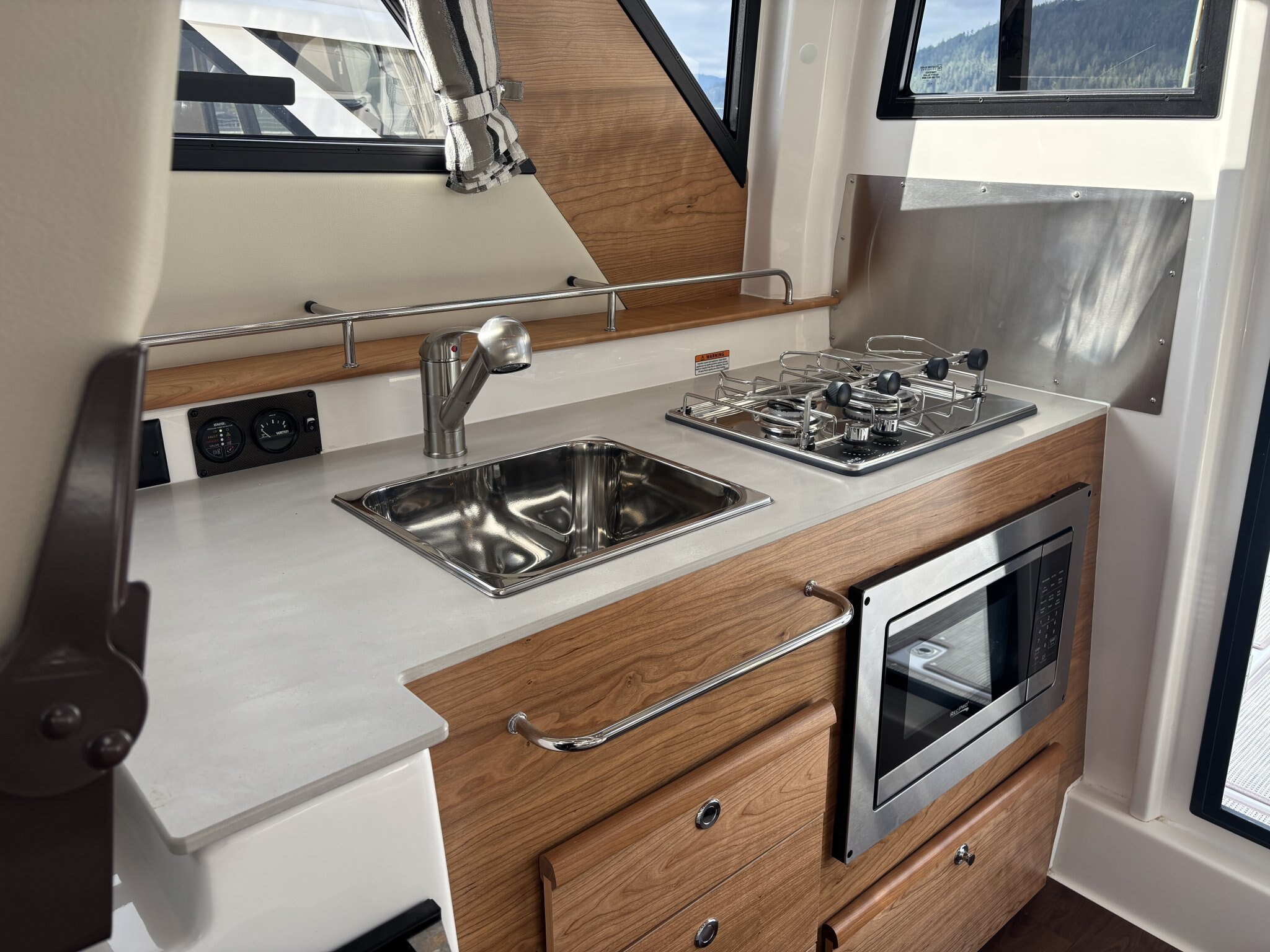 2027 Cutwater C 288 Coupe