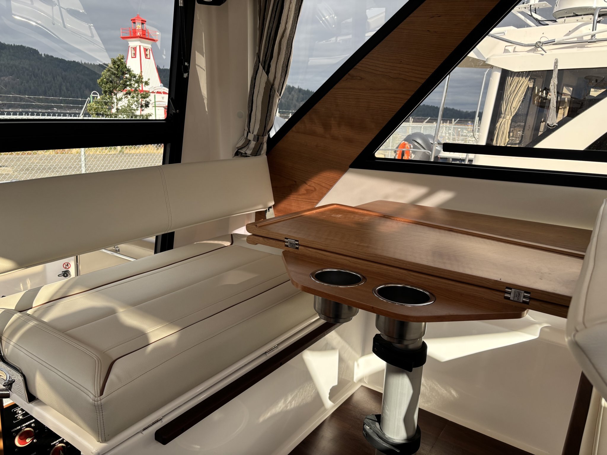 2027 Cutwater C 288 Coupe
