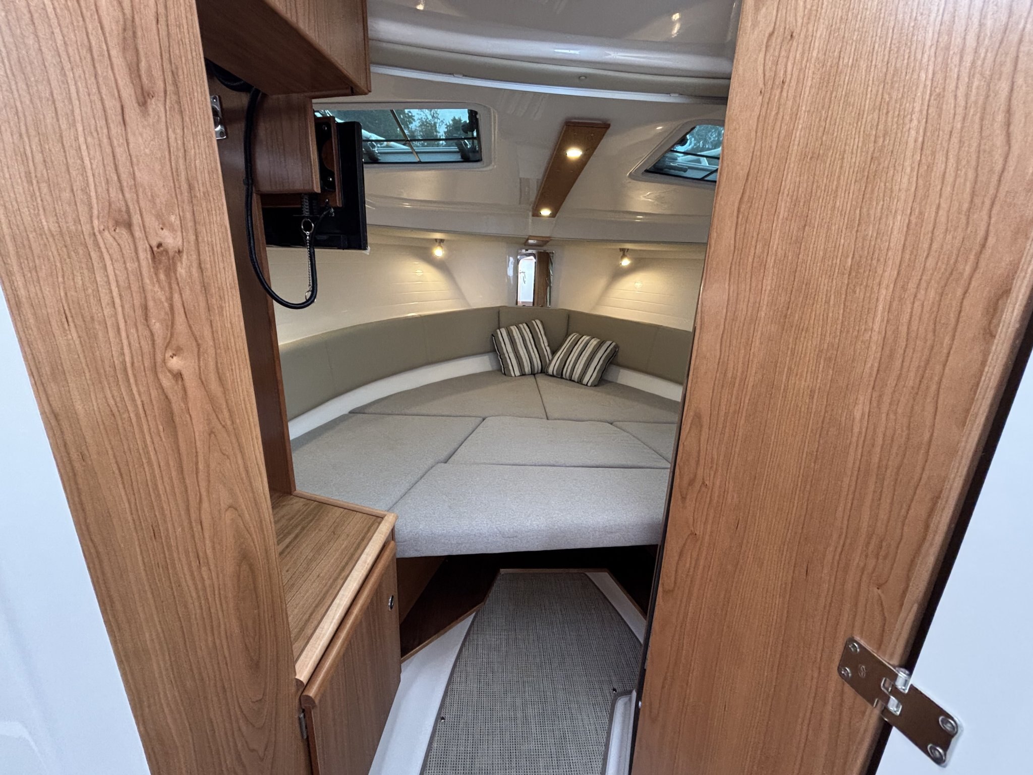 2027 Cutwater C 288 Coupe