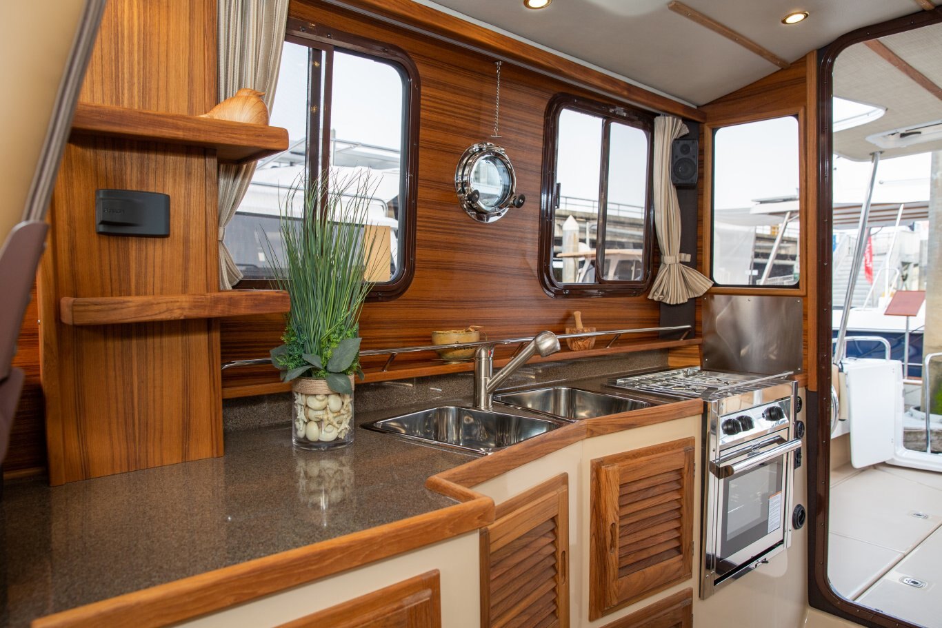 2026 Ranger Tugs R 31 CB