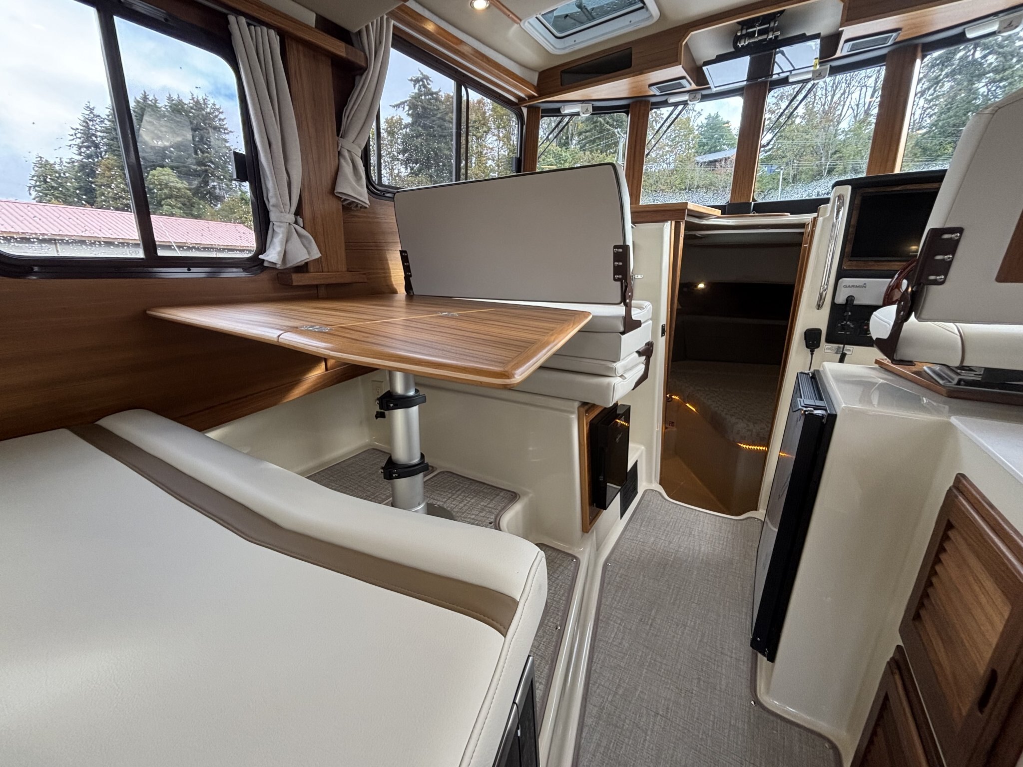 2027 Ranger Tugs R 31 CB