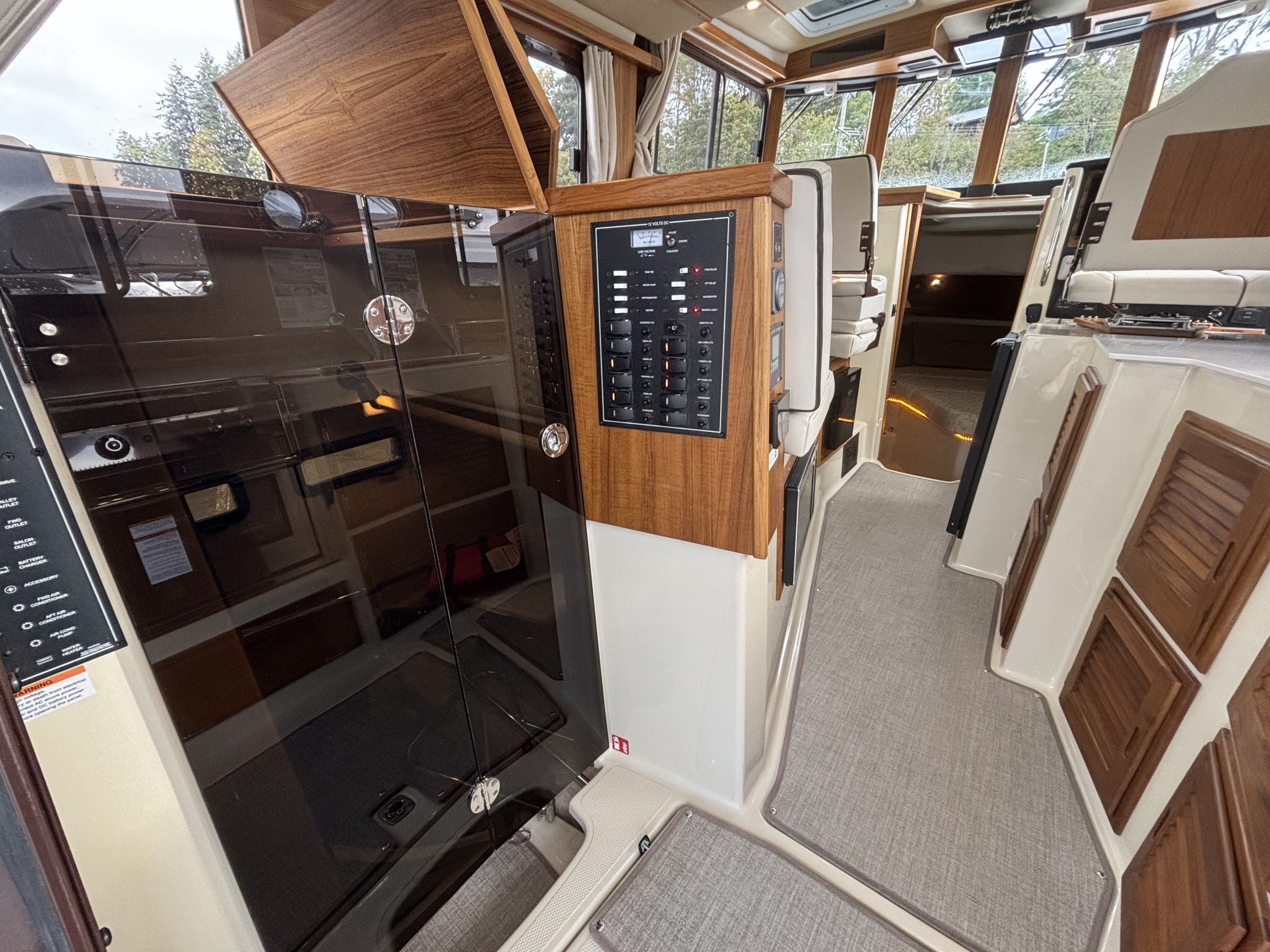 2024 Ranger Tugs R-31 Command Bridge Northwest Edition