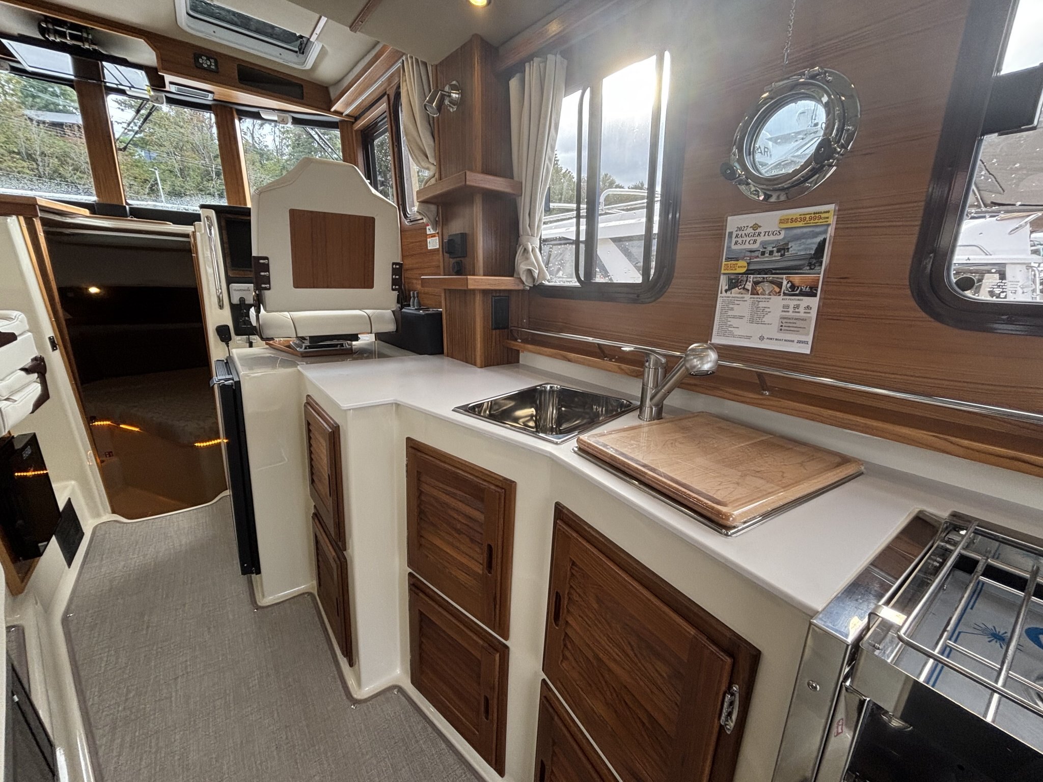2027 Ranger Tugs R 31 CB