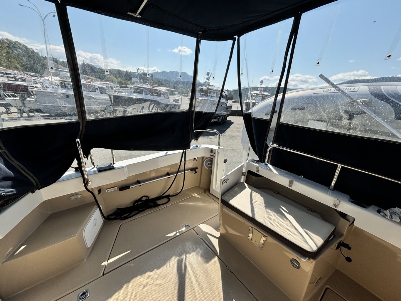 2015 Ranger Tugs R 27