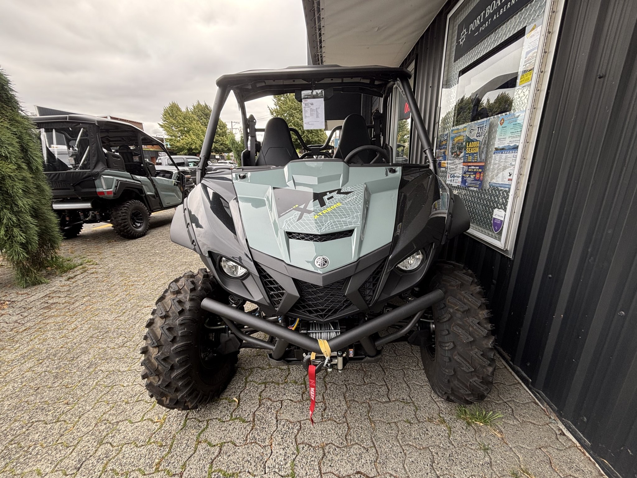 Yamaha F300 Grey