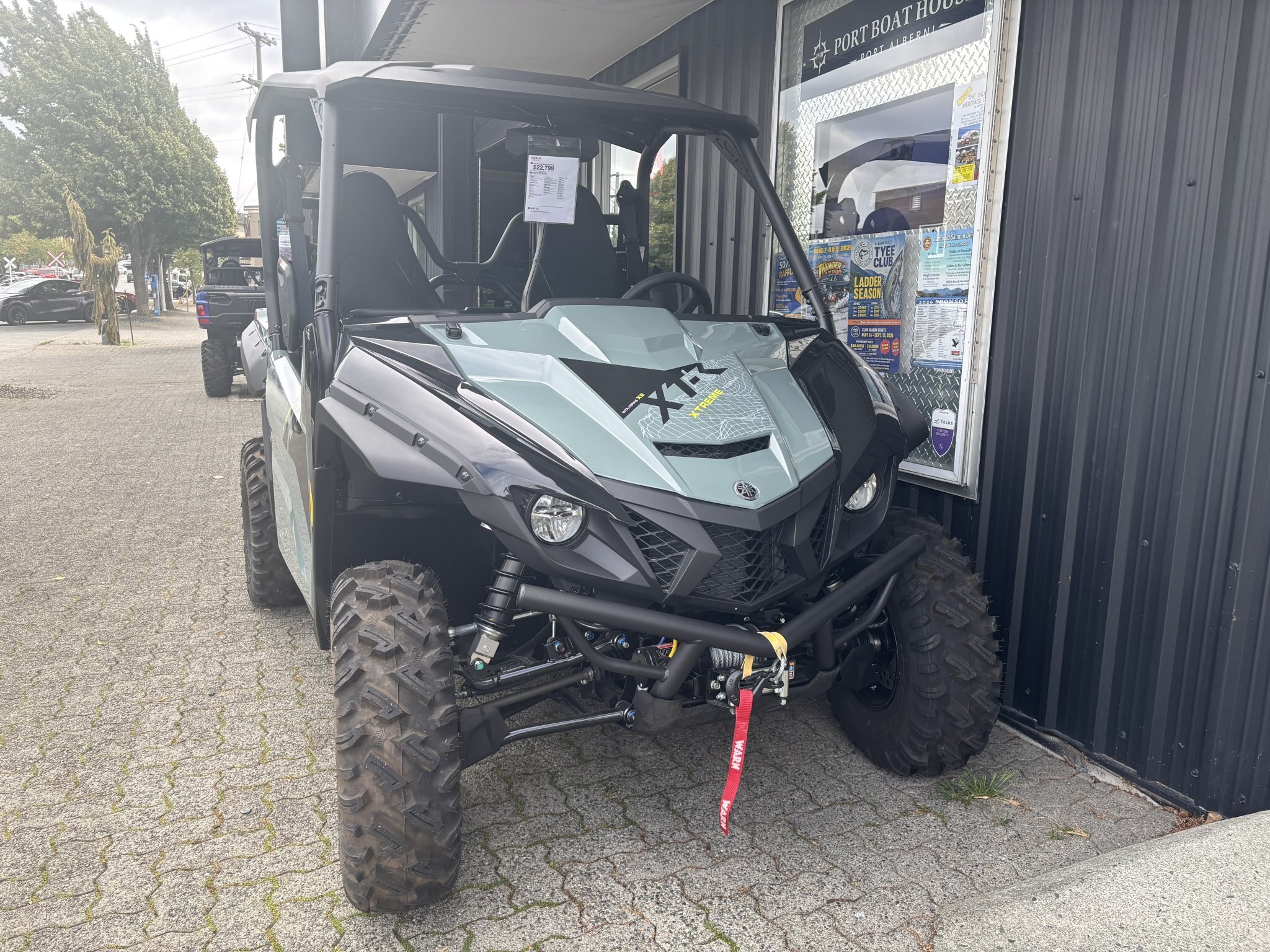 Yamaha F225 Grey