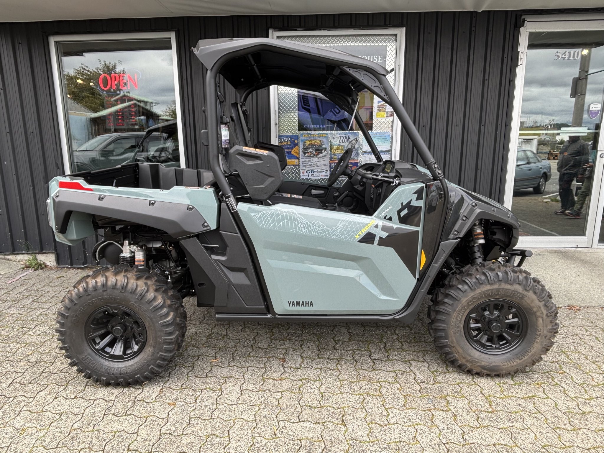 Yamaha F300 White