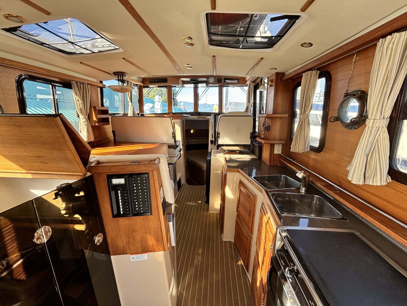 2015 Ranger Tugs R 31 CB