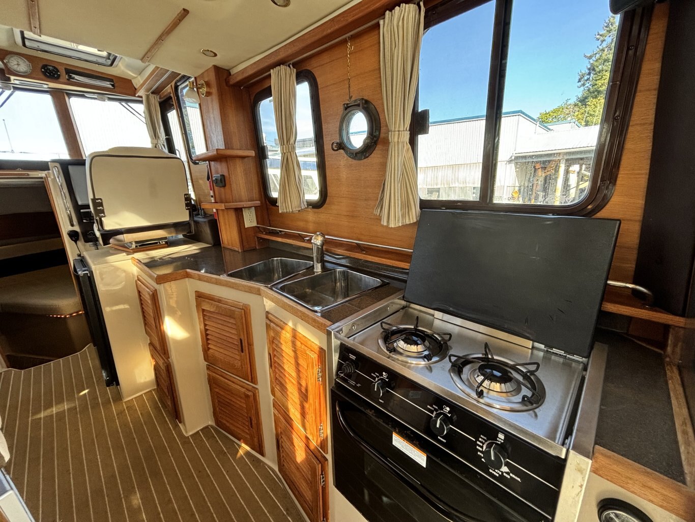 2015 Ranger Tugs R 31 CB