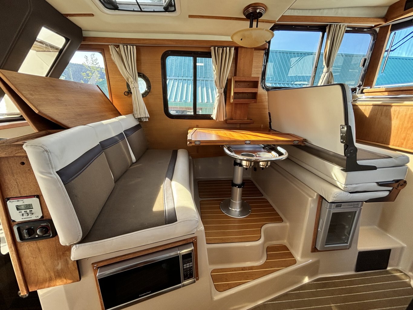 2015 Ranger Tugs R 31 CB