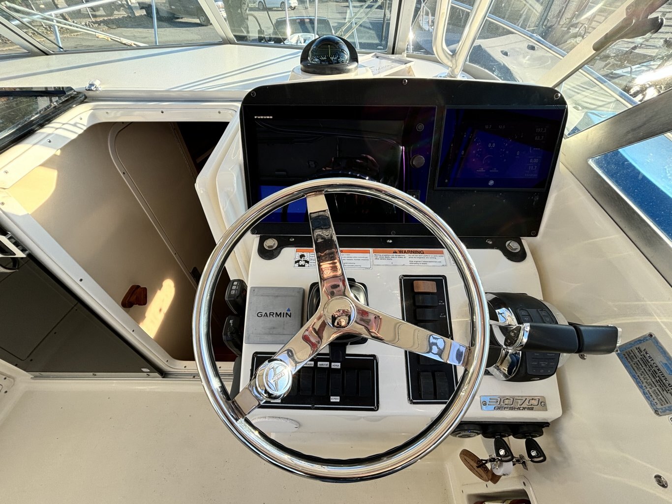 2006 Pursuit 3070 Offshore