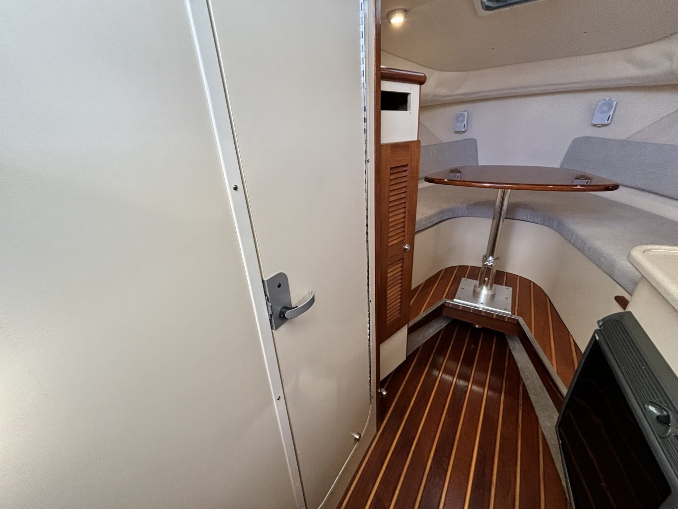 2006 Pursuit 3070 Offshore