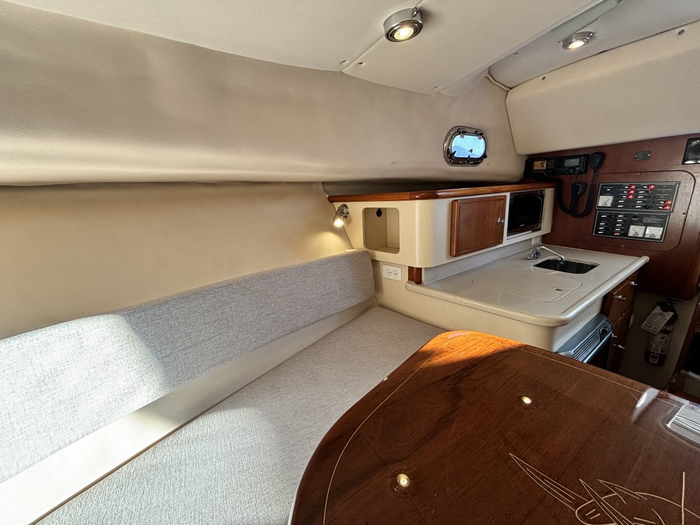 2006 Pursuit 3070 Offshore