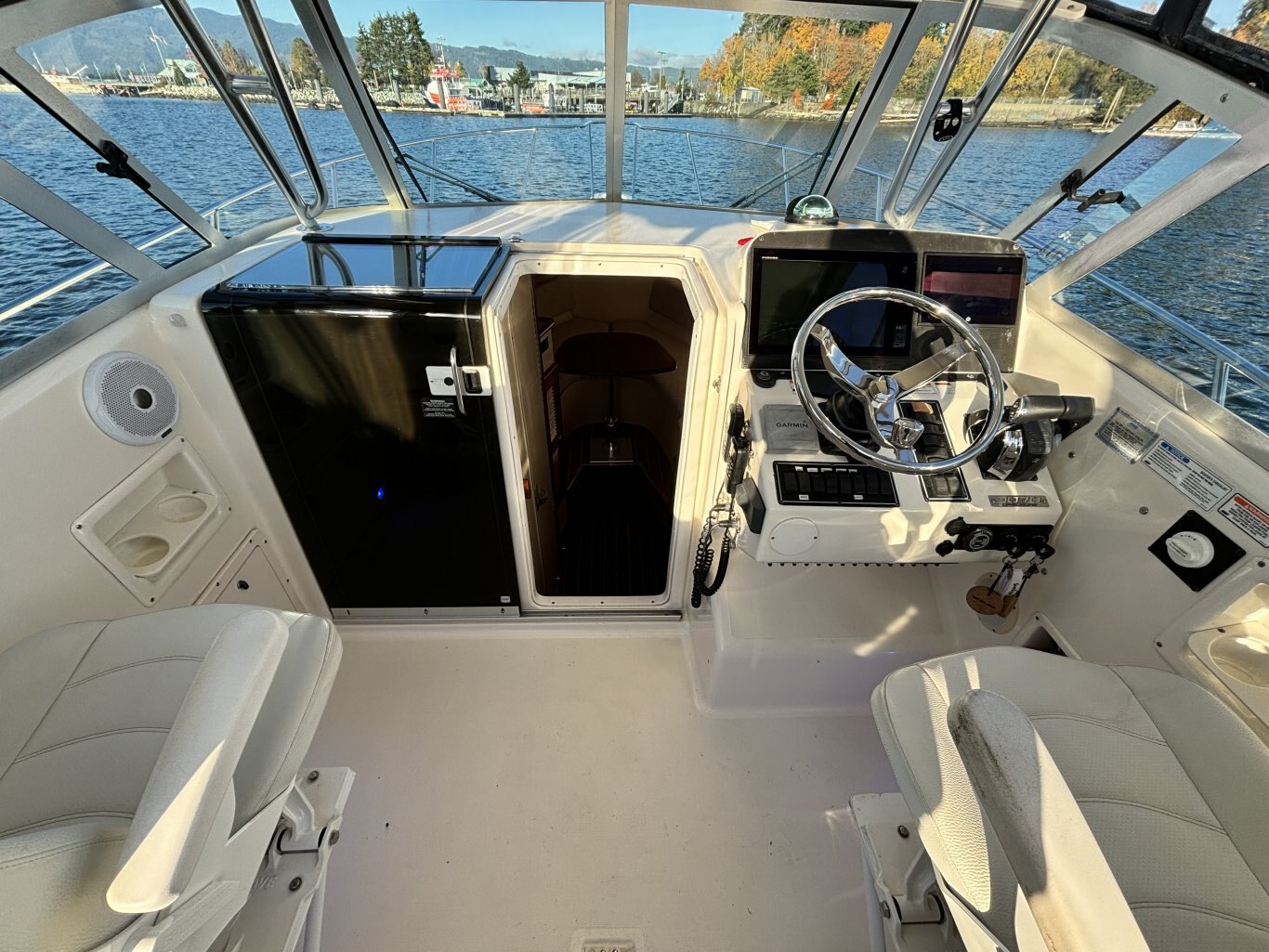 2006 Pursuit 3070 Offshore