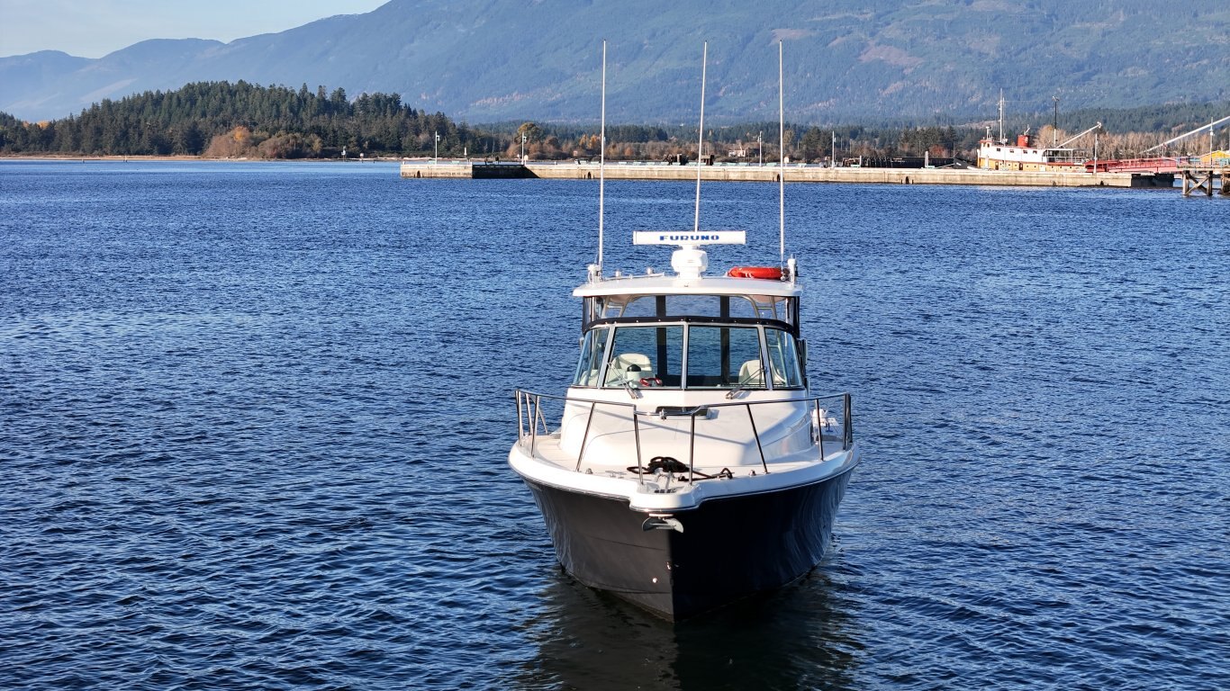 2006 Pursuit 3070 Offshore