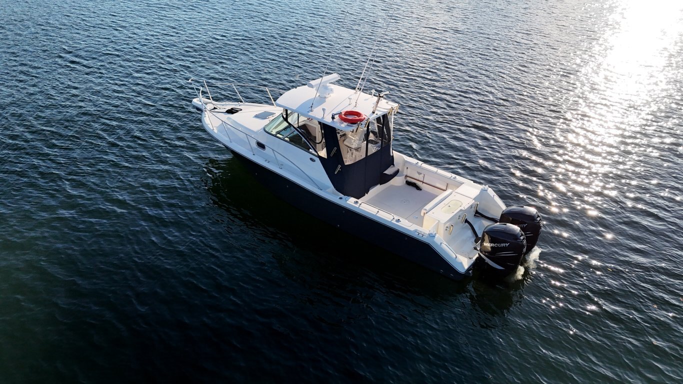 2006 Pursuit 3070 Offshore