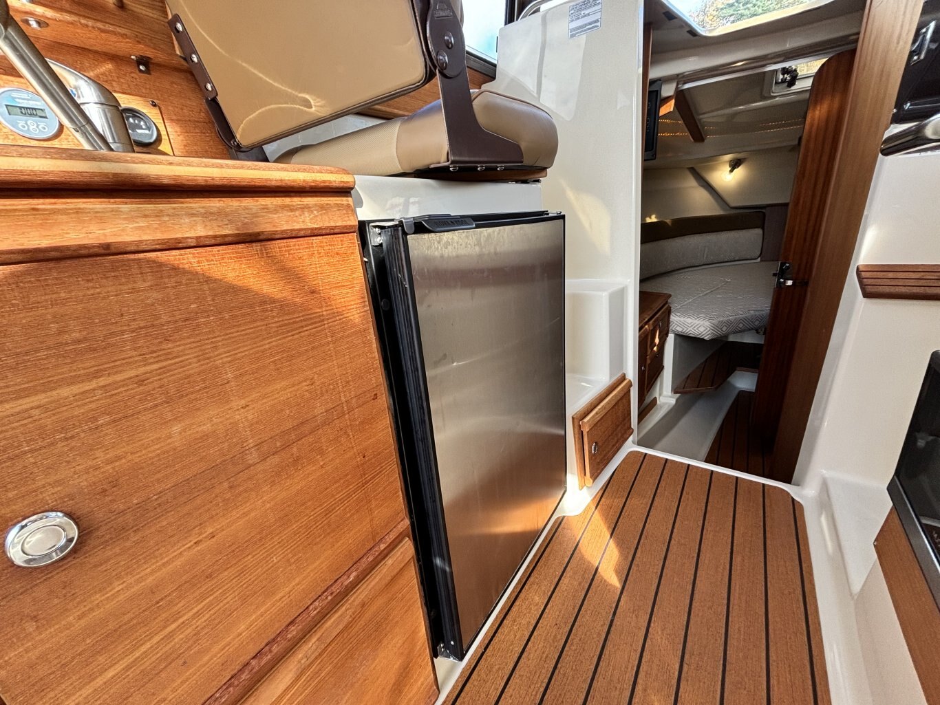 2021 Ranger Tugs R 27