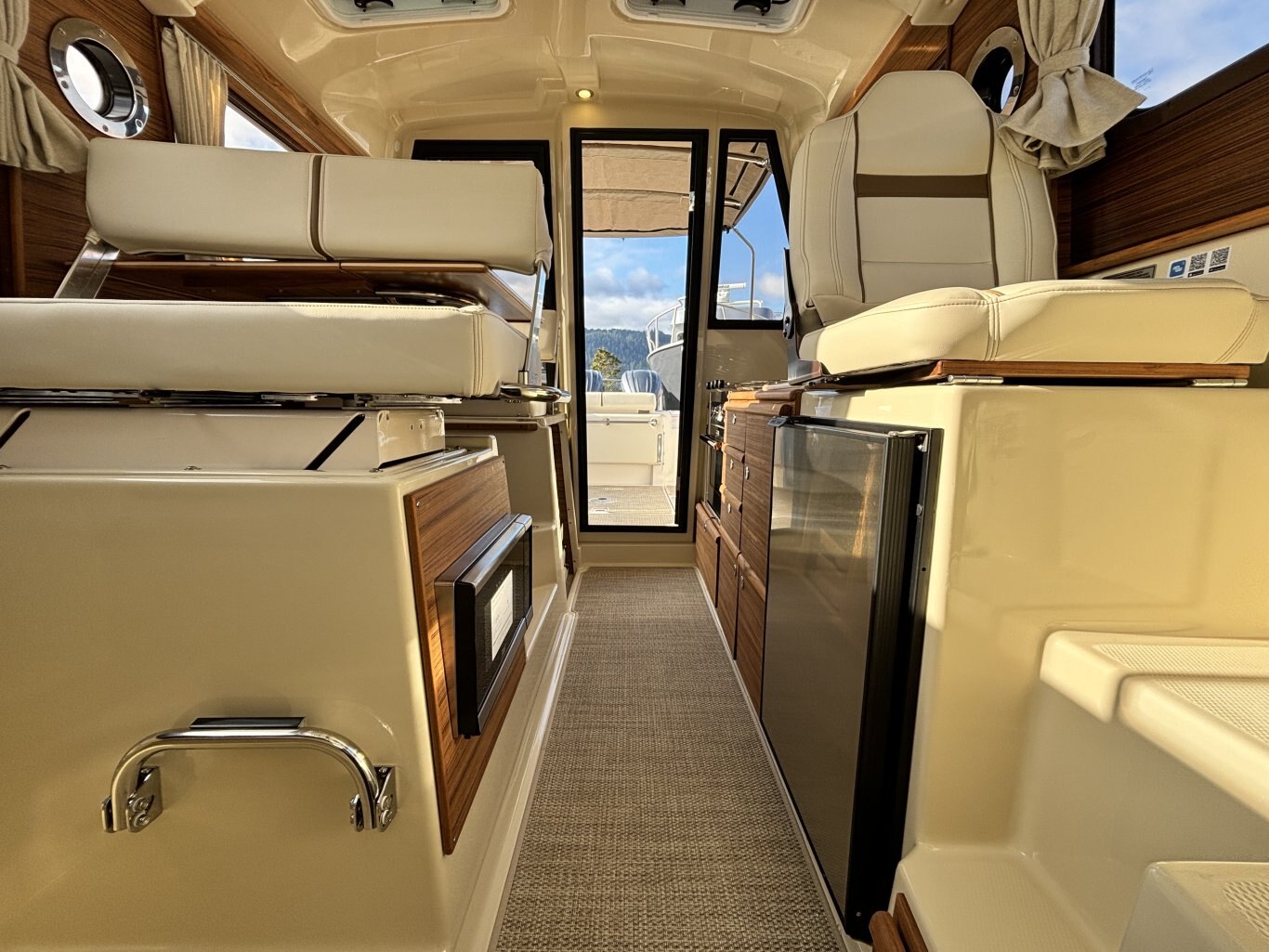 2026 Ranger Tugs R 27