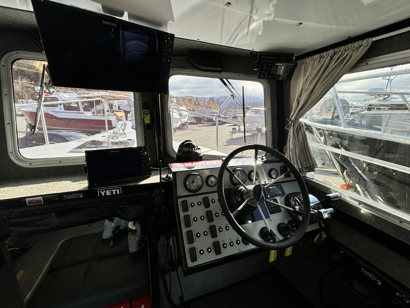 2013 Thunder Jet 32 Pilot Offshore