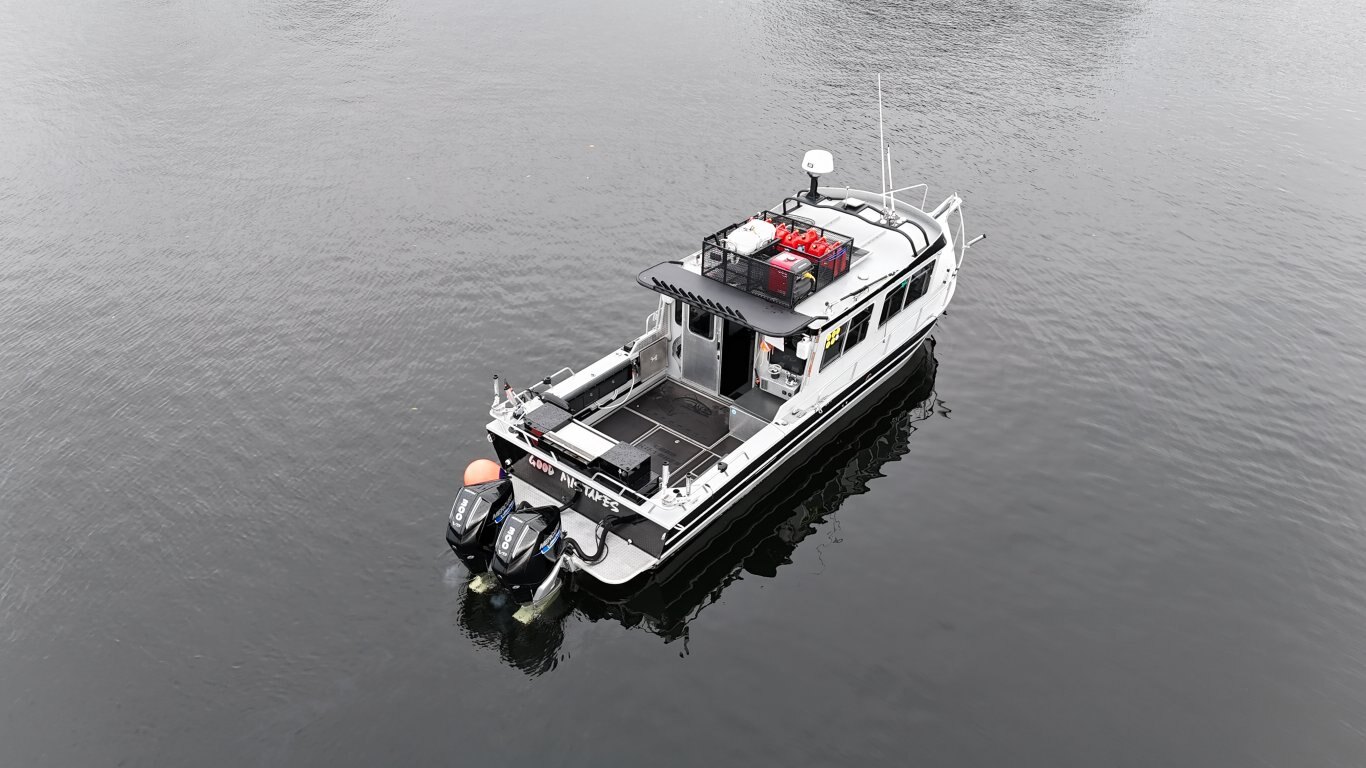 2013 Thunder Jet 32 Pilot Offshore