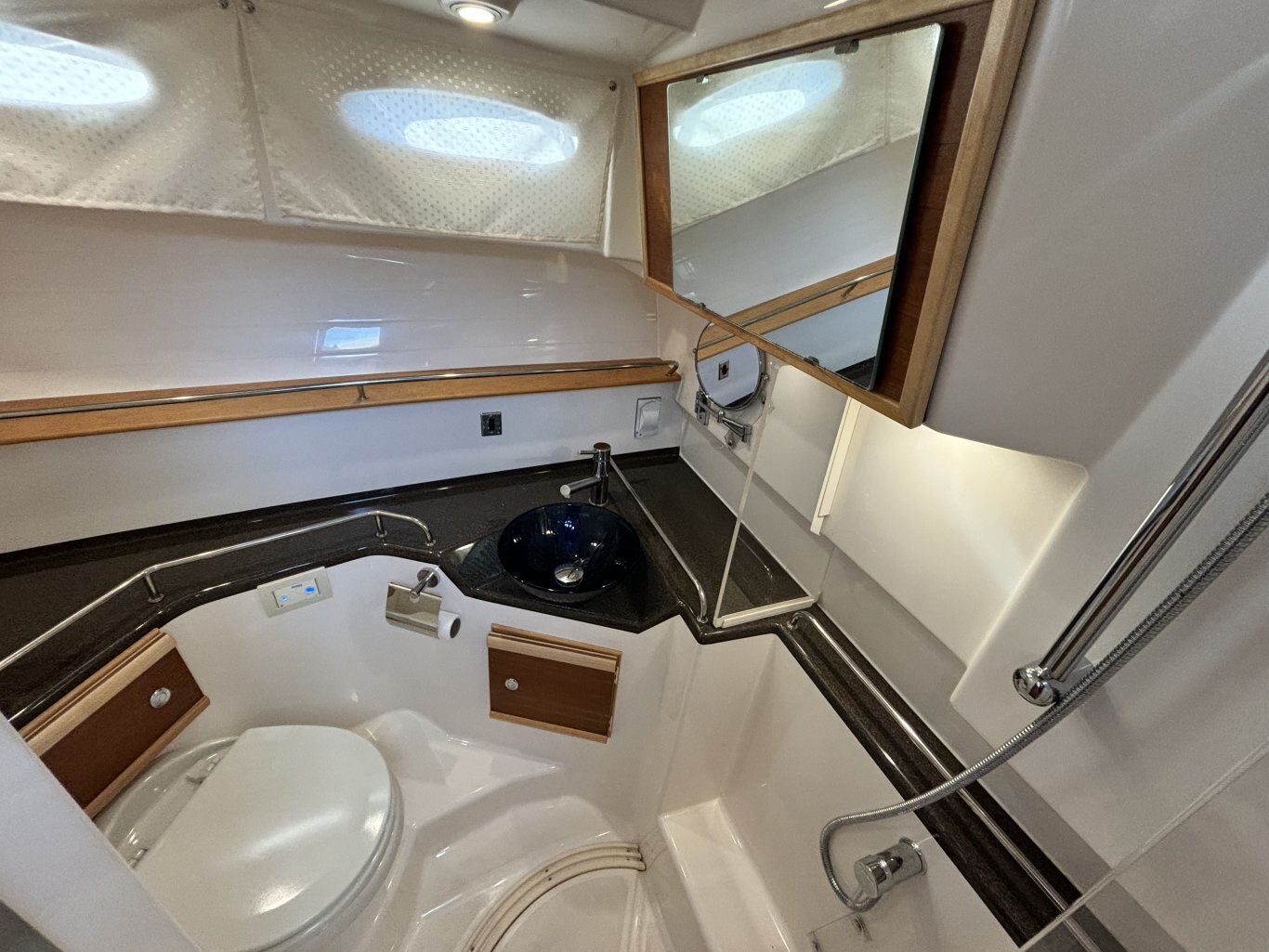 2022 Cutwater C 32 CB