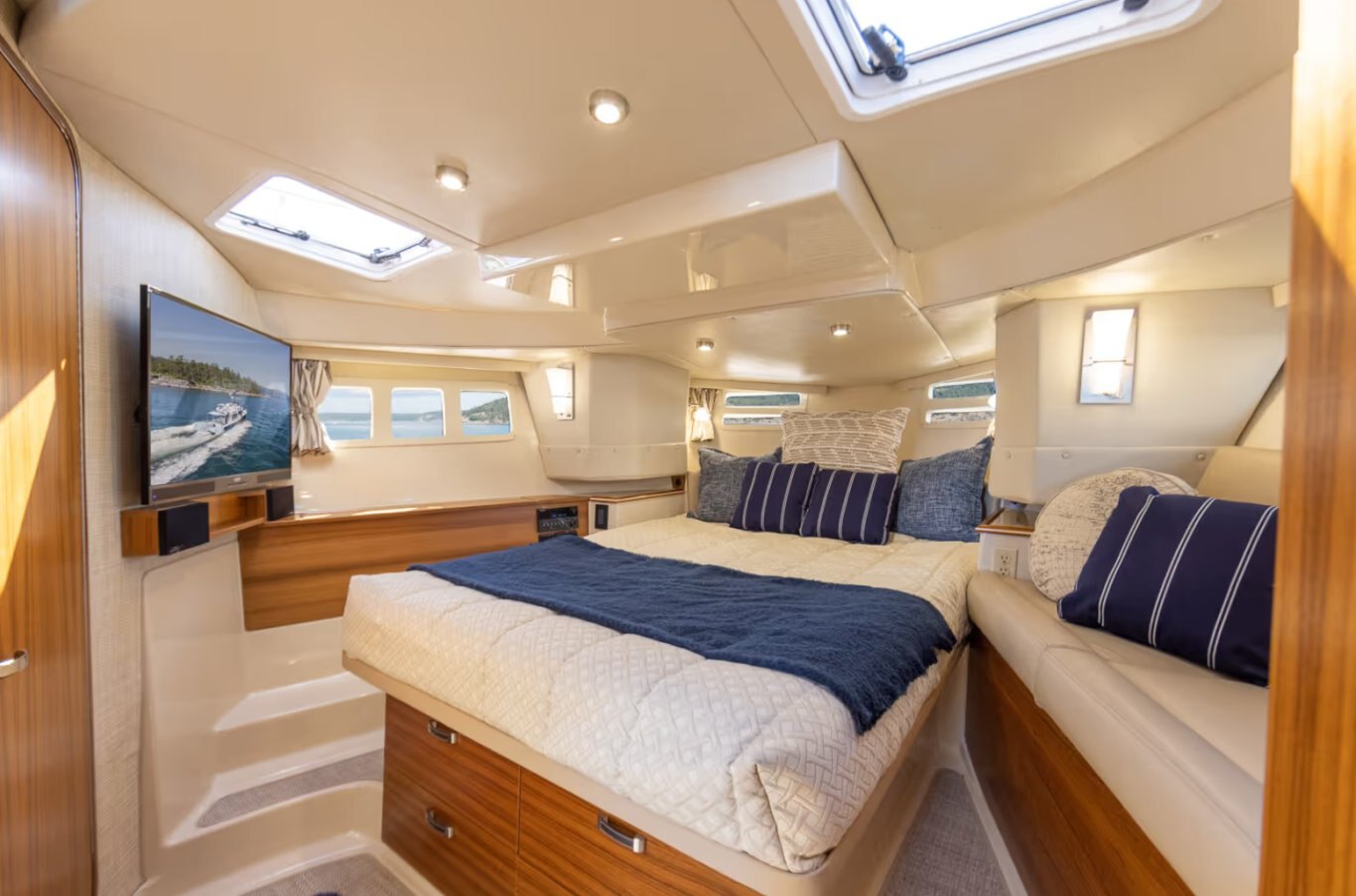 2026 Ranger Tugs R 43 CB