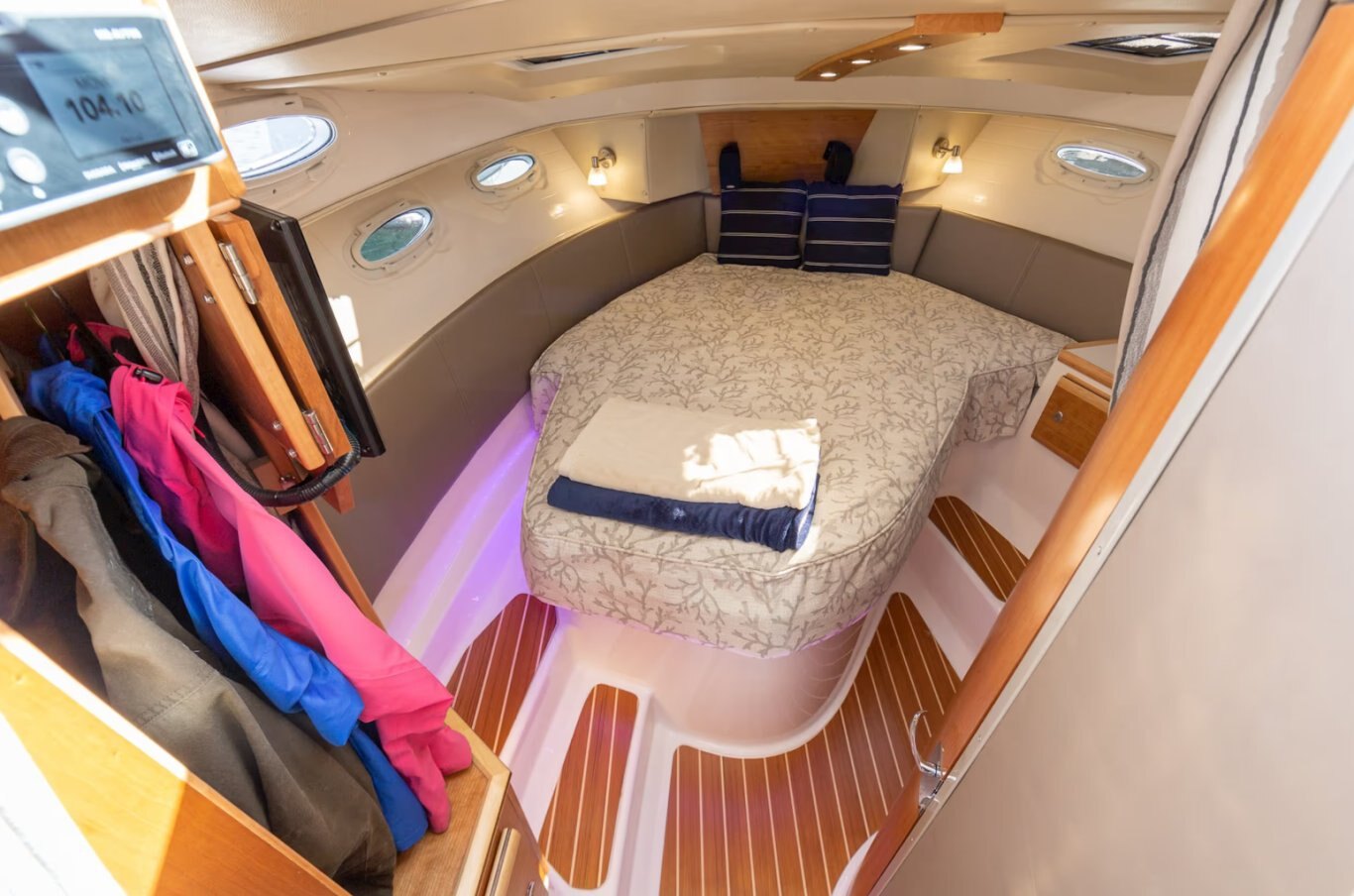 2026 Cutwater C 32 CB