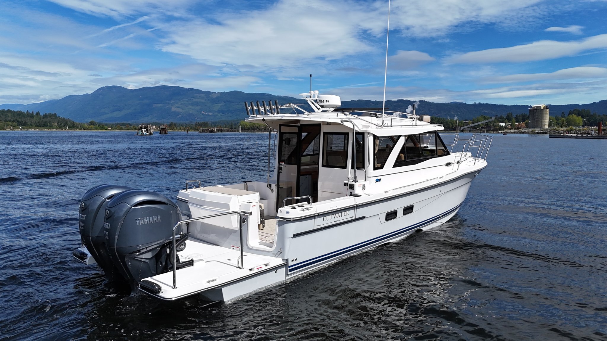 2026 Cutwater C 32 Coupe