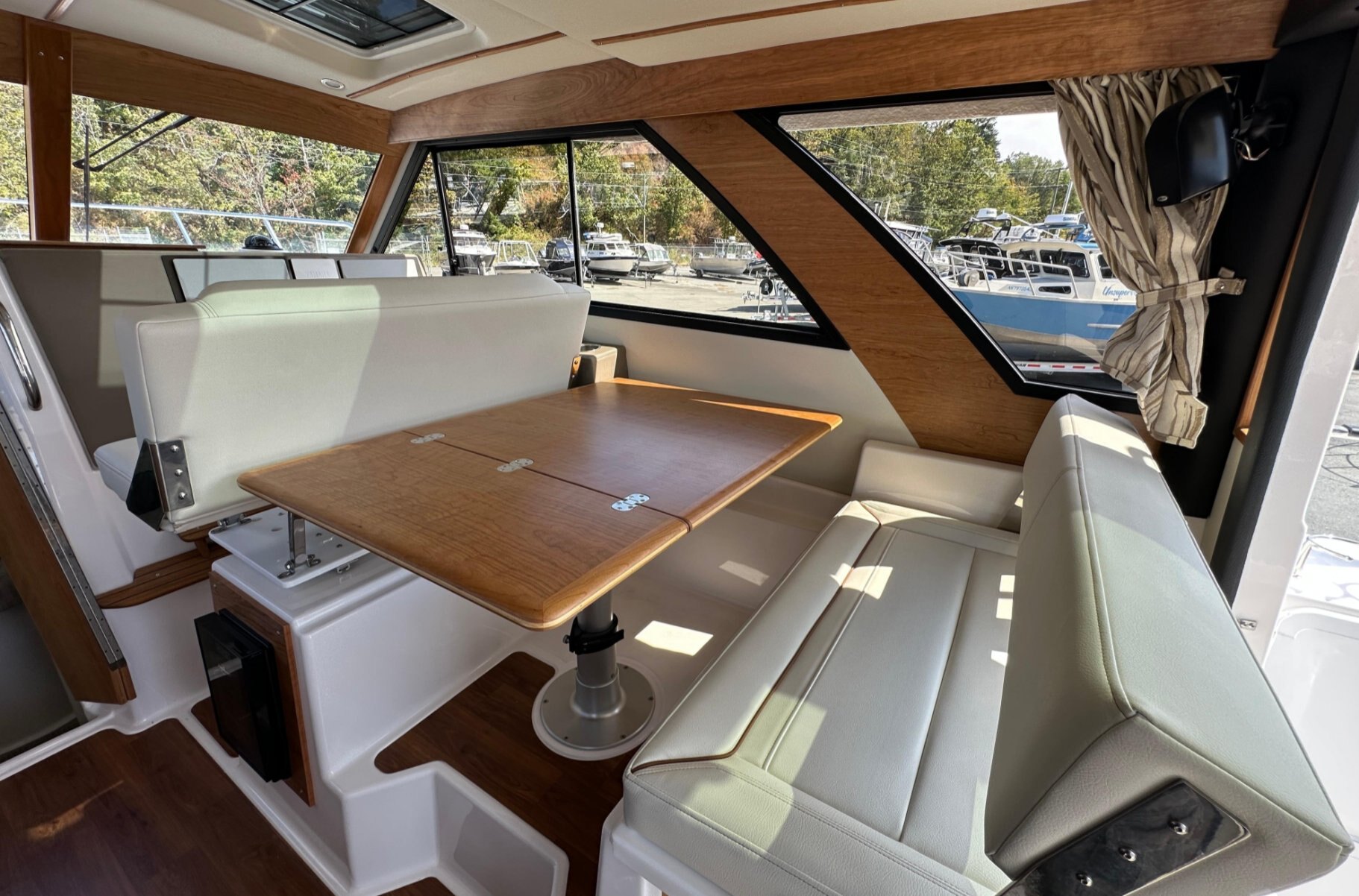 2026 Cutwater C 32 Coupe