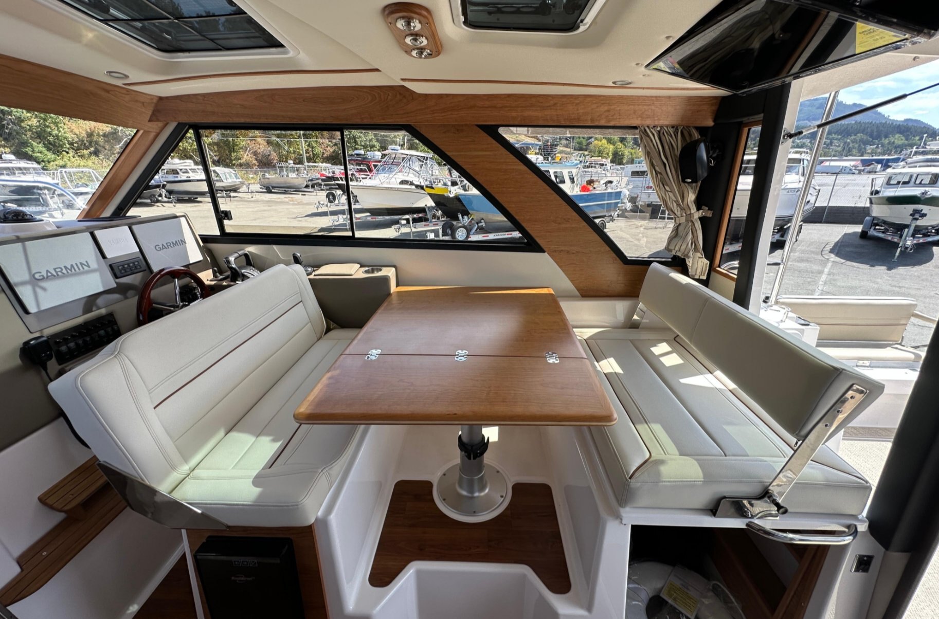 2026 Cutwater C 32 Coupe