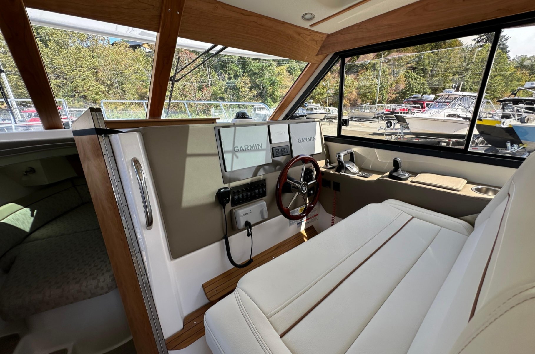 2026 Cutwater C 32 Coupe