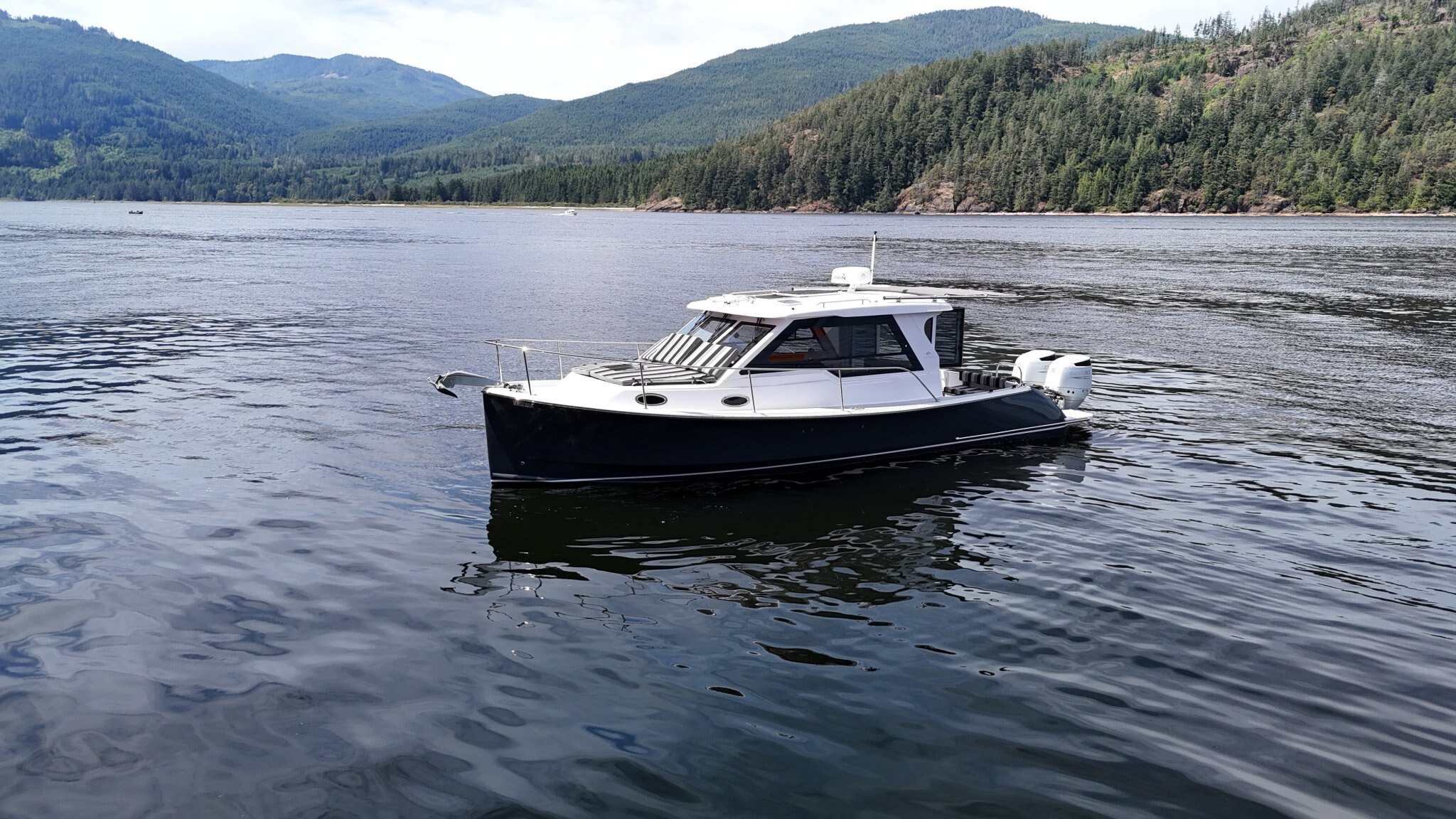 2022 Ranger Tugs R-27 NW