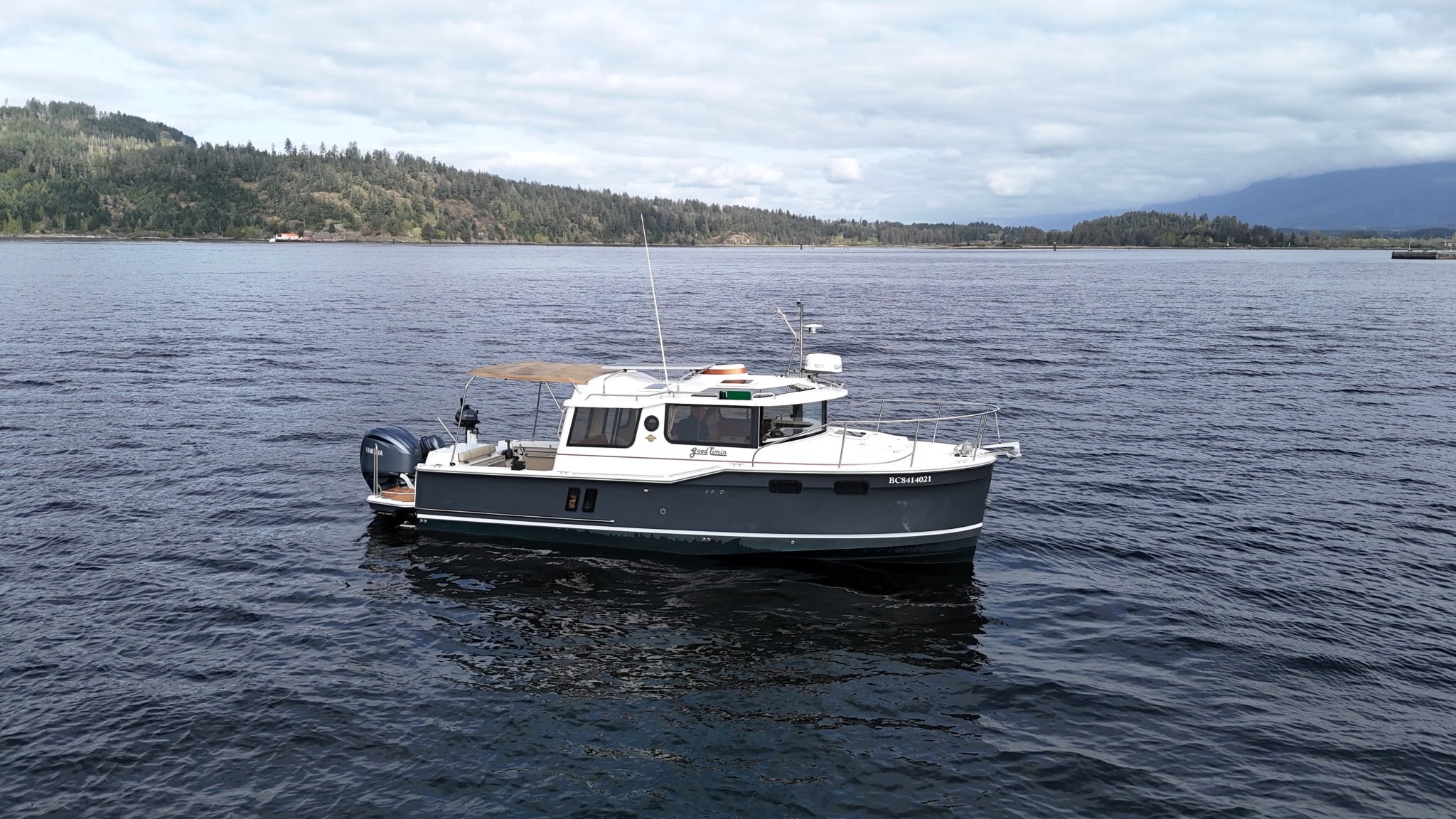 2025 Solara S-250 Dual Console