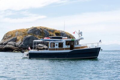 Find Your Boat: Explore Differences Between Ranger Tug R-29 and R-31 Models
