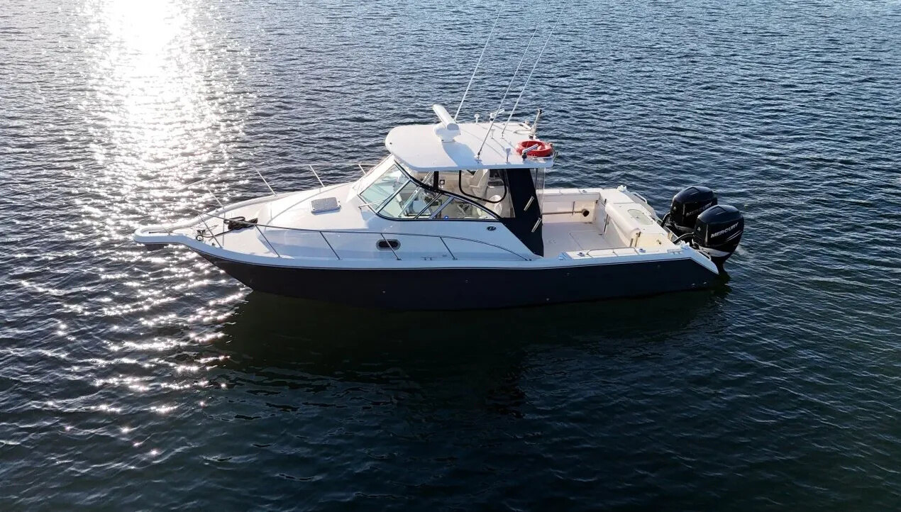 2006 Pursuit 3070 Offshore
