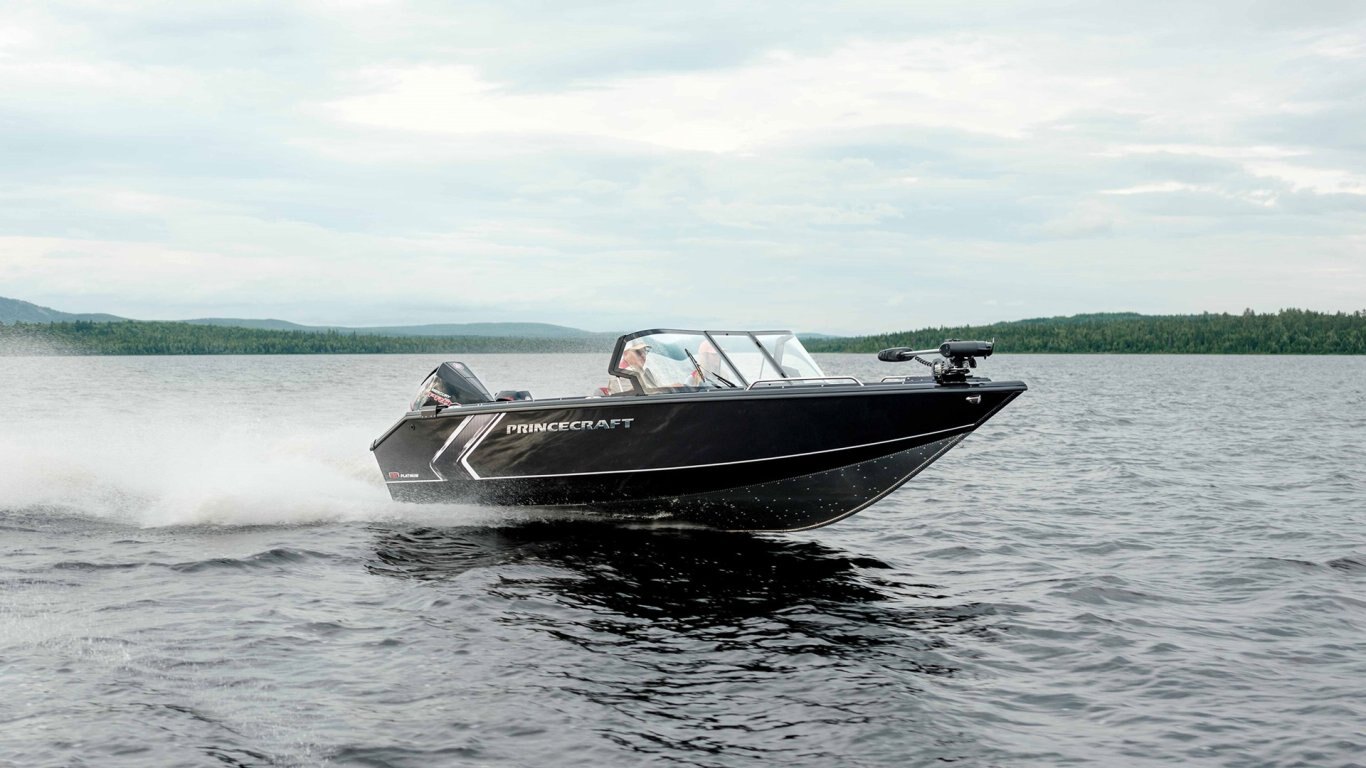 2025 Princecraft Platinum 190 Platinum metallic red (red accent)