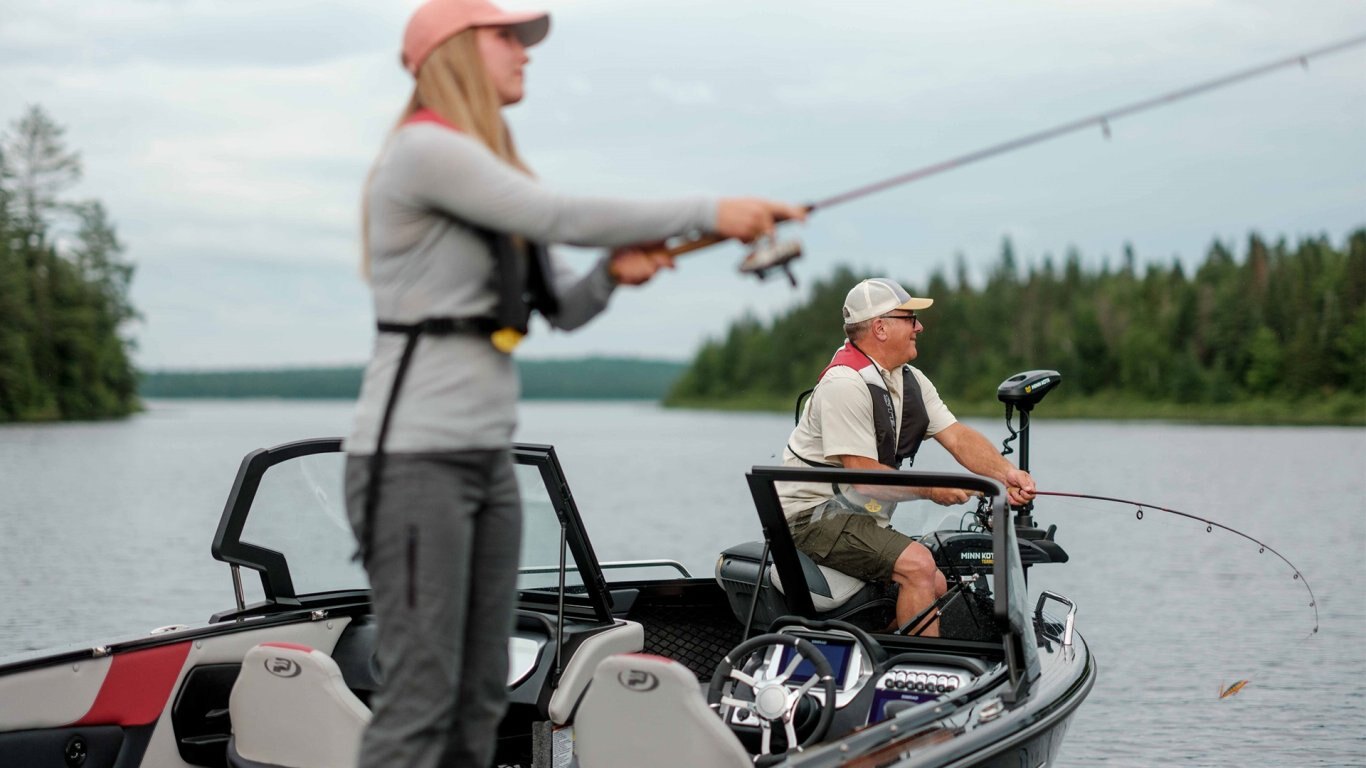 2025 Princecraft Platinum 190 Platinum metallic grey (blue accent)