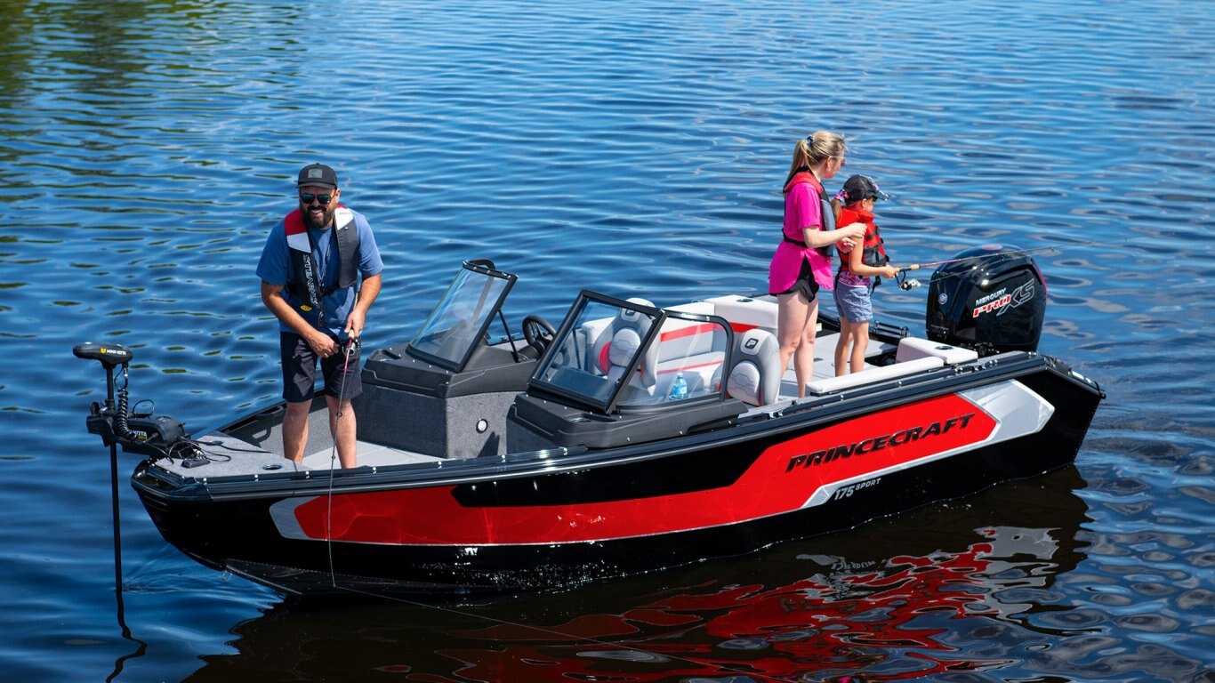 2025 Princecraft Sport 175 Anthracite grey (blue accent)