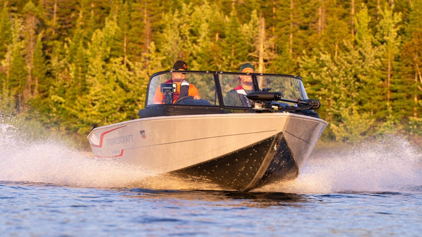 2025 Princecraft Hudson® 166 WS Black special decal package