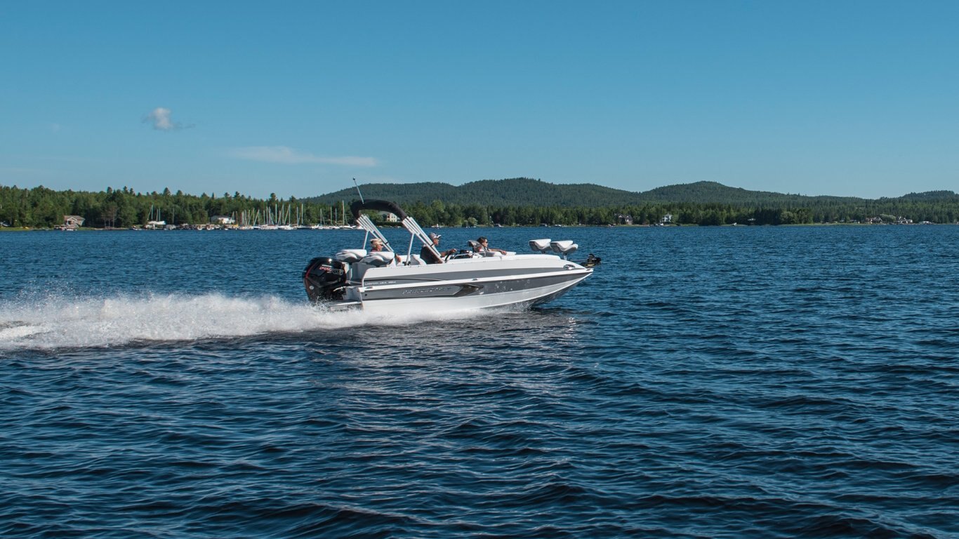 2025 Princecraft Ventura 194 White