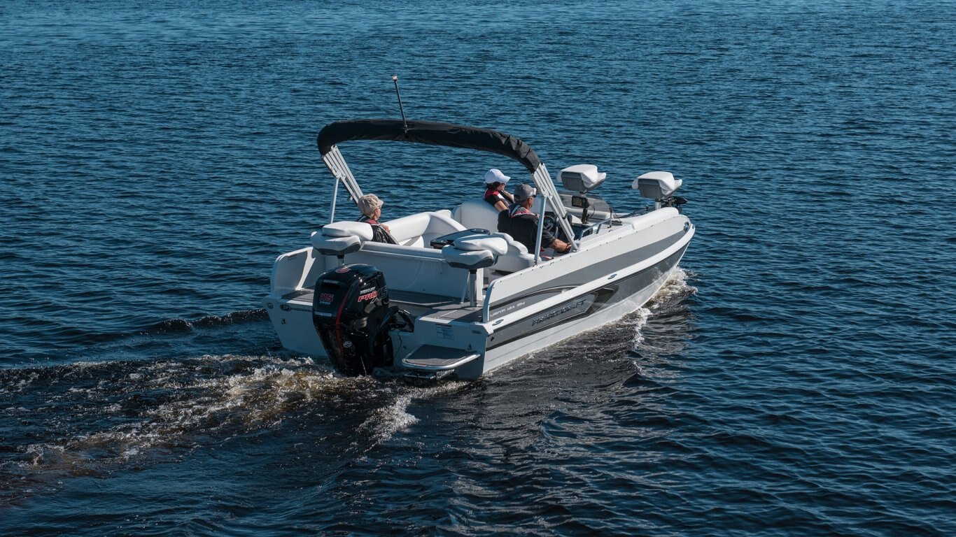 2025 Princecraft Ventura 194 White