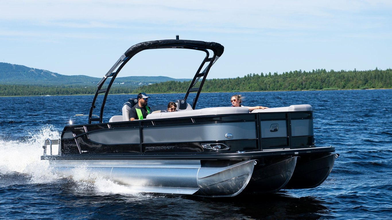 2025 Princecraft Quorum 25 RL Steel grey Elegance Edition (excluding grey metallic accent)