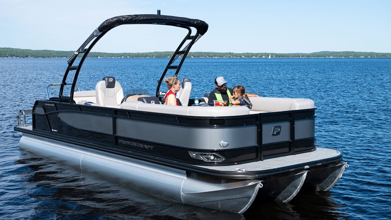 2025 Princecraft Quorum 25 RL Classic blue Elegance Edition (with grey metallic accent)