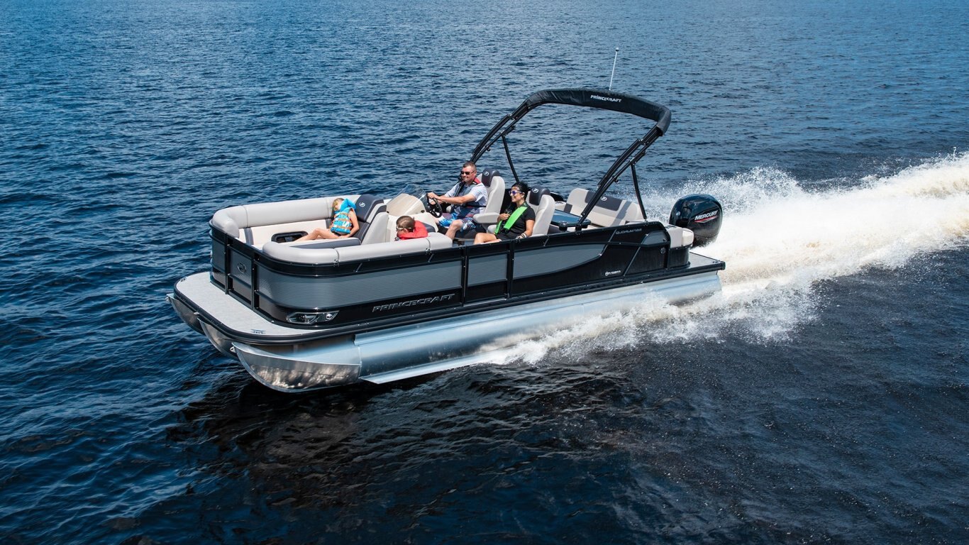 2025 Princecraft Quorum 23 RL Black Elegance Edition (excluding grey metallic accent)