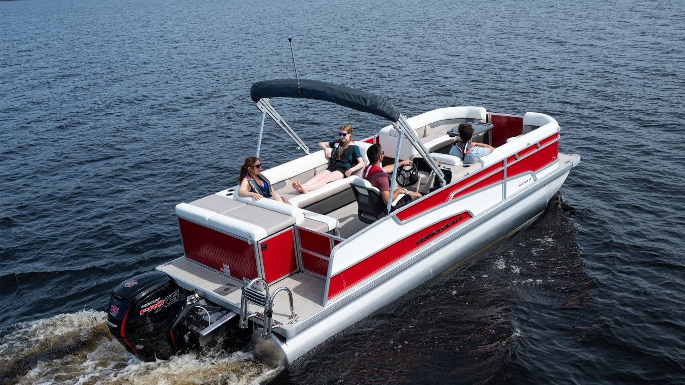 2025 Princecraft Vectra 23 L Black Traditional Edition