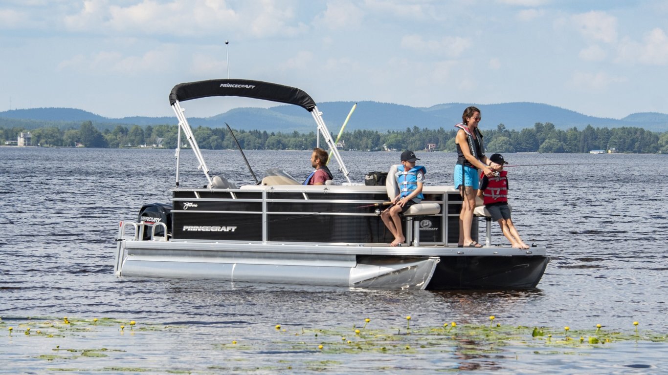 2025 Princecraft Jazz 19 4S Classic blue Grey metallic graphic package