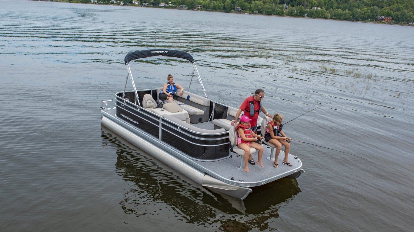 2025 Princecraft Brioe 21 2S Black Black Edition